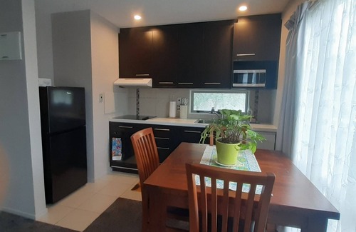 Hamilton House | 5 Minutes Walk to hospital ground and River