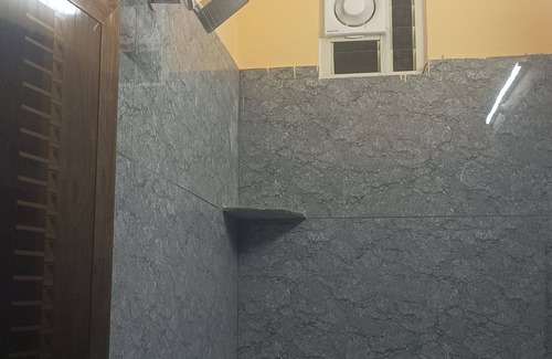 Tiruvannamalai House | 5 minutes walkable from idukkupilaiyar kovil ,family room for 4 to 5 members