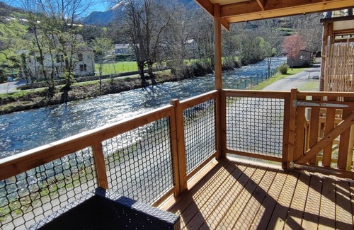 Laruns Cabin | 5-person comfort lodge by the river