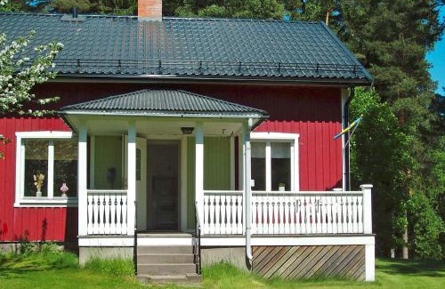 Arvika Municipality House | 5 person holiday home in ARVIKA-By Traum