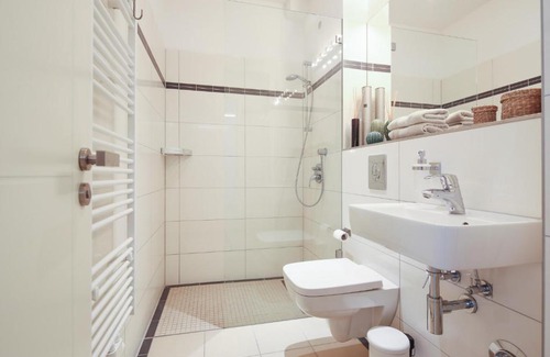 Wilmersdorf Apartment | 5 Personen Altbau nahe Kurfürstendamm - Shakespeare