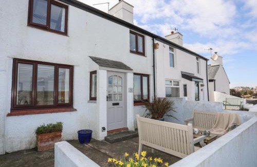 Cemaes Bay House | 5 Sea View Street