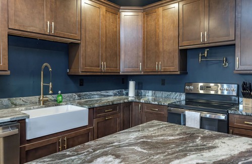 Danville Apartment | 5 star 1-bedroom apartment with WiFi, AC in the heart of downtown Danville