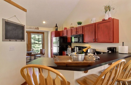 Tannersville House | 5 STAR!AUGUST SPECIAL, 4 Bed/4 Bath/Hot Tub/Full Bsmnt/Game Rm