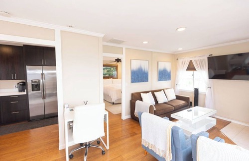 Laguna Beach Cottage | 5 StAr Downtown Location & Ocean Views; 40% Discount. Remodeled/Walk Everywhere.