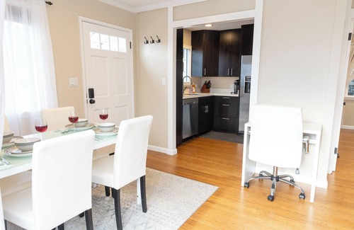 Laguna Beach Cottage | 5 StAr Downtown Location & Ocean Views; 40% Discount. Remodeled/Walk Everywhere.