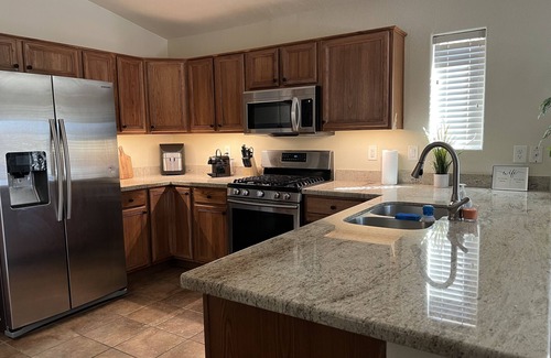 San Tan Valley House | 5 Star~Heated Pool~SpaHotTub~New furniture~EVplug~Relaxing Oasis Desert Retreat!