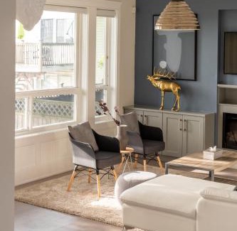 New Westminster Apartment | 5-Star Luxury and comfortable home