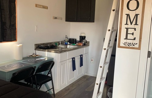 Azle Apartment | 5 star Luxury tiny house, peaceful, POOL with covered deck! kayaks, 1 gig WiFi!