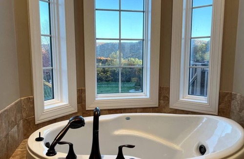 Brockton House | 5 Star Mountain Home Pool, Hot Tub, Arcade, Movie