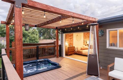 Thornton House | 5 Star Retreat With A Gym And APrivate Office