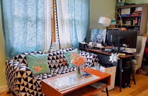Rockville House | 5 star Room2/Close to everything/5 min walk metro/Rockville Town Center