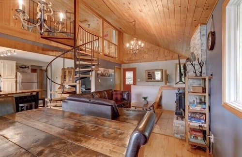 Otonabee-South Monaghan House | 5 STAR! - The jewel of the Kawarthas. short drive from Toronto!