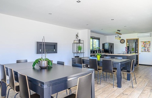 Saint-Jacques House | 5 star villa 100 m beach, 18 people, swimming pool, spa, cinema room