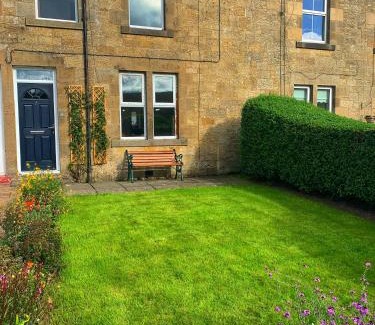 Bellingham House | 5 The Croft