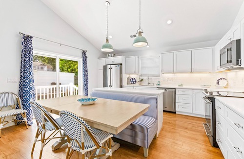 Shady Side House | 5-years young STUNNING home with water view!