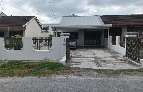 Taman Canning House | 50 Canning Garden Homestay