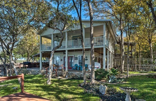 Belton Apartment | 50+ Community: Waterfront guest suite with deck on the Cliffs of Belton Lake