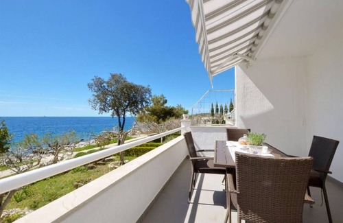 Rogoznica Apartment | 50 m² Apartment ∙ 1 bedroom ∙ 4 guests