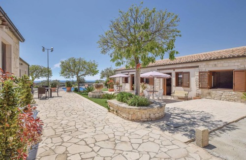 Modica House | 50 m² Maisonette ∙ 2 bedrooms ∙ 4 guests