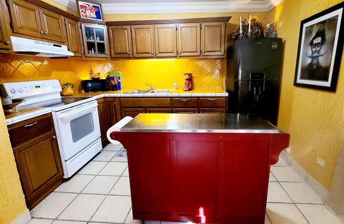 Segunda Seccion House | 50 Steps to Sandy Beach! Relax at this Seaside Getaway close to downtown.