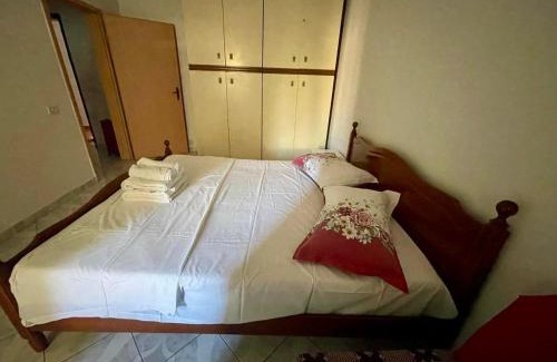 Shkembi i Kavajes Apartment | 50 Steps to the Sea