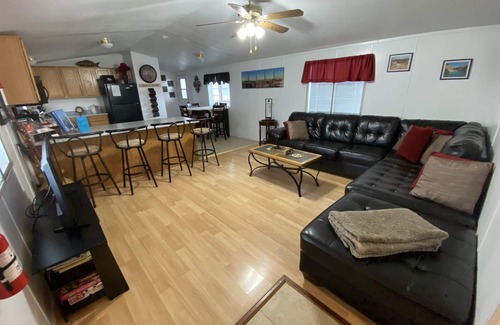 Page House | 50% to Book the Retreat Home- Clean 3BR - Sleeps 6- By TNT