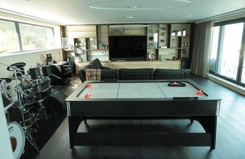 Gorey Villa | 500 m² Villa ∙ 2 bedrooms ∙ 4 guests