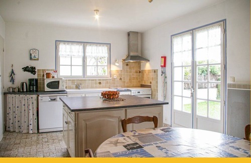 Penestin House | 500m from the beach, in a quiet enclosed wooded plot of 520 m2.