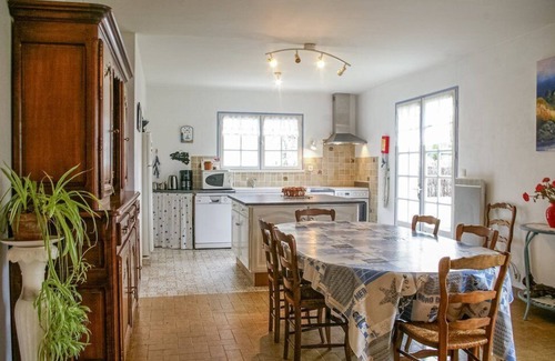 Penestin House | 500m from the beach, in a quiet enclosed wooded plot of 520 m2.