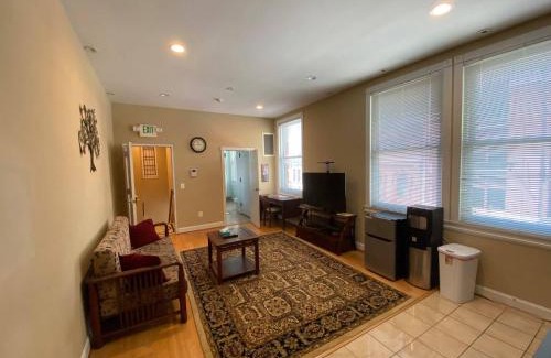 Downtown Baltimore Apartment | 501 Cozy Apartment near Baltimore Inner Harbor!