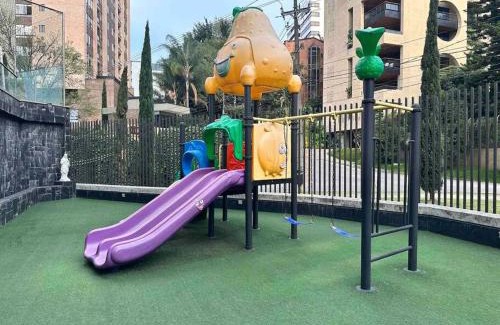 El Castillo Apartment | 502 El Poblado: Beautiful & ample space for families