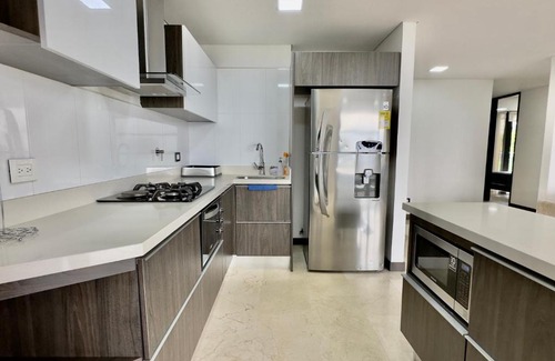 El Castillo Apartment | 502 in El Poblado hills modern & spacious