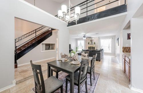Houston House | 5026 Cozy 3BR Home near Airport