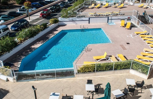 Hendaye Condo | 50m de la Plage! Studio pour 4 + Wi-Fi Gratuit