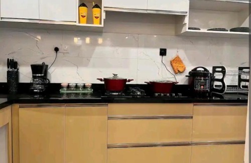 Thompson Estate Apartment | 50shadesofGrey