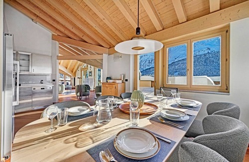 Champfer Apartment | 5½-room penthouse apartment with breathtaking views over the Engadine lake and m