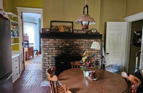 Richland Center Ski Chalet | 512 Maon House Bed and Breakfast