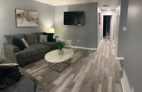 Lindenwald House | 5145 Porsche Newly Remodeled 2 BDRM Ranch Attached Home