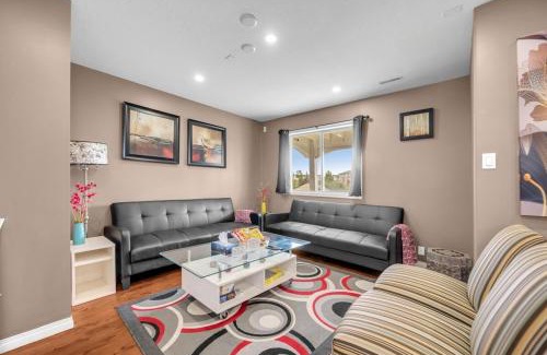 Calgary Apartment | 52-3 Bed Suite On Lake Central Ac By Airport