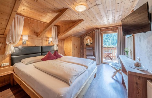 Praegraten am Grossvenediger Hotel | 52 m² Hotel ∙ 2 bedrooms ∙ 3 guests