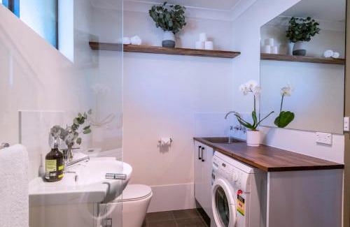 Vale Of Clwydd Apartment | 52 on Mort