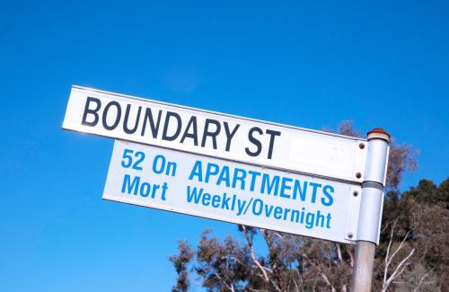 Vale Of Clwydd Apartment | 52 on Mort
