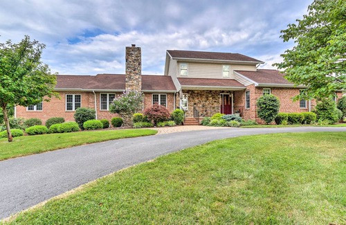 Charles Town House | 520 m² House ∙ 5 bedrooms ∙ 22 guests