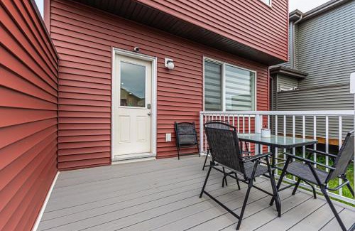 Northwest Edmonton House | 5204 Lark Crescent NW Edmonton Alberta T5S0S3