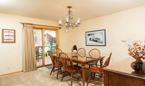 Jackson House | 523 S Cache