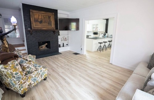 Owensboro House | 524 West 15th Street - SLEEPS UP TO 14