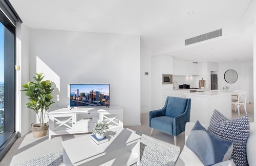 Brisbane Central Business District Apartment | 52nd Floor with Panoramic Views of Brisbane City