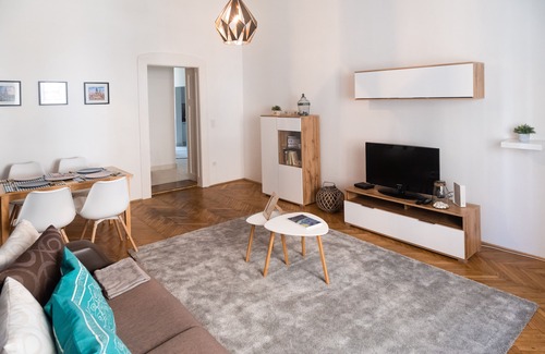 Vizivaros Apartment | 53 sqm apartment near Margaret Island & Parliament Only Adults!