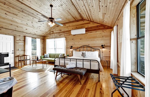 Fredericksburg Cabin | 54 m² Cabin ∙ 1 bedroom ∙ 2 guests